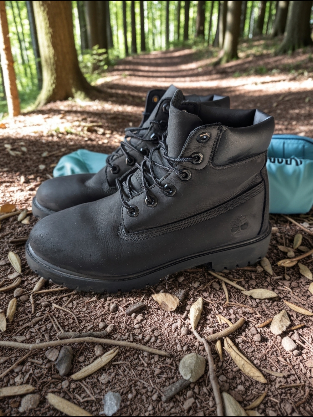 Timberland Black 6-Inch Lace-Up Boots – Boys’ Size 6